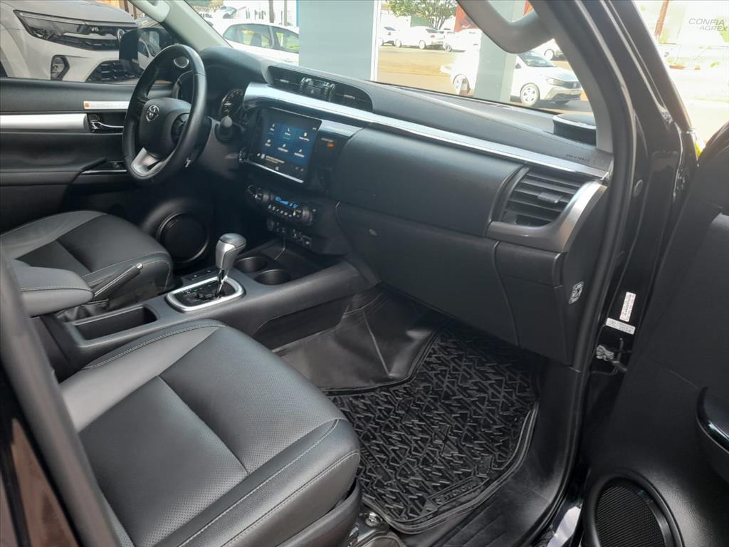 HILUX 2.8 D-4D TURBO DIESEL CD SRX 4X4 AUTOMÁTICO11