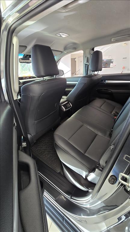 HILUX 2.8 D-4D TURBO DIESEL CD SRX 4X4 AUTOMÁTICO12