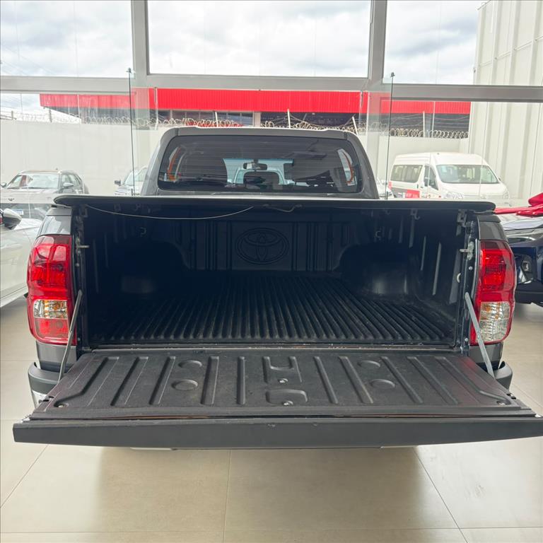 HILUX 2.8 D-4D TURBO DIESEL CD SR 4X4 AUTOMÁTICO6