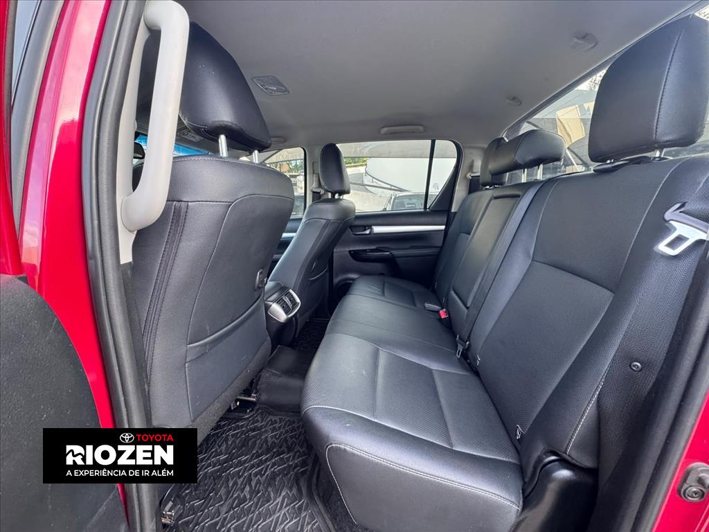 HILUX 2.8 D-4D TURBO DIESEL CD SRX 4X4 AUTOMÁTICO5