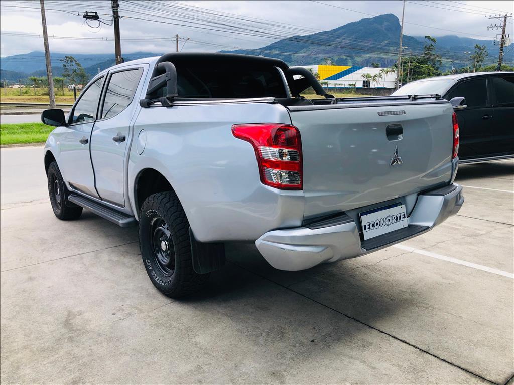 L200 TRITON 2.4 16V TURBO DIESEL GL CD 4X4 MANUAL5