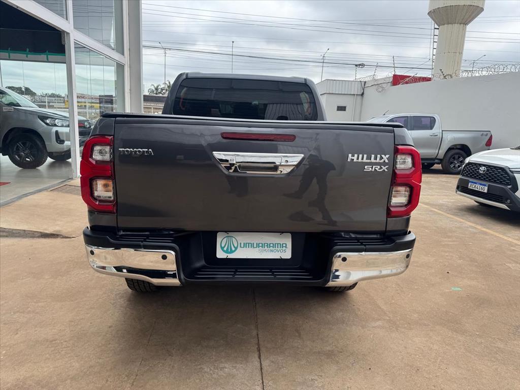 HILUX 2.8 D-4D TURBO DIESEL CD SRX 4X4 AUTOMÁTICO4