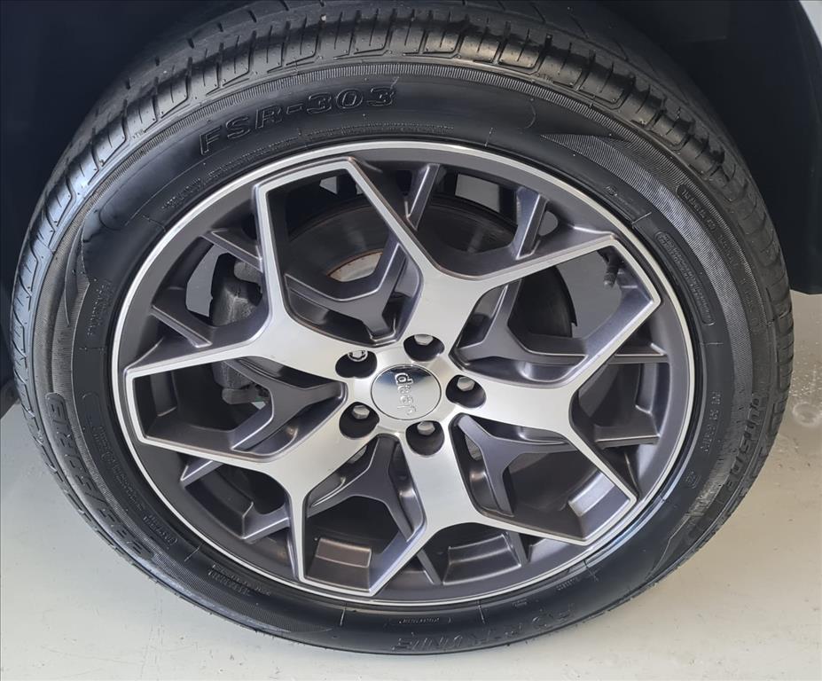 COMMANDER 1.3 T270 TURBO FLEX OVERLAND AT6 COMMANDER 1.3 T270 TURBO FLEX OVERLAND AT6