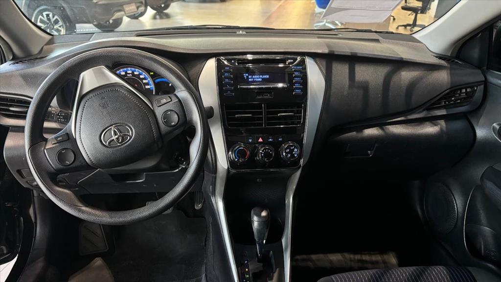 YARIS 1.5 16V FLEX SEDAN XL LIVE MULTIDRIVE9