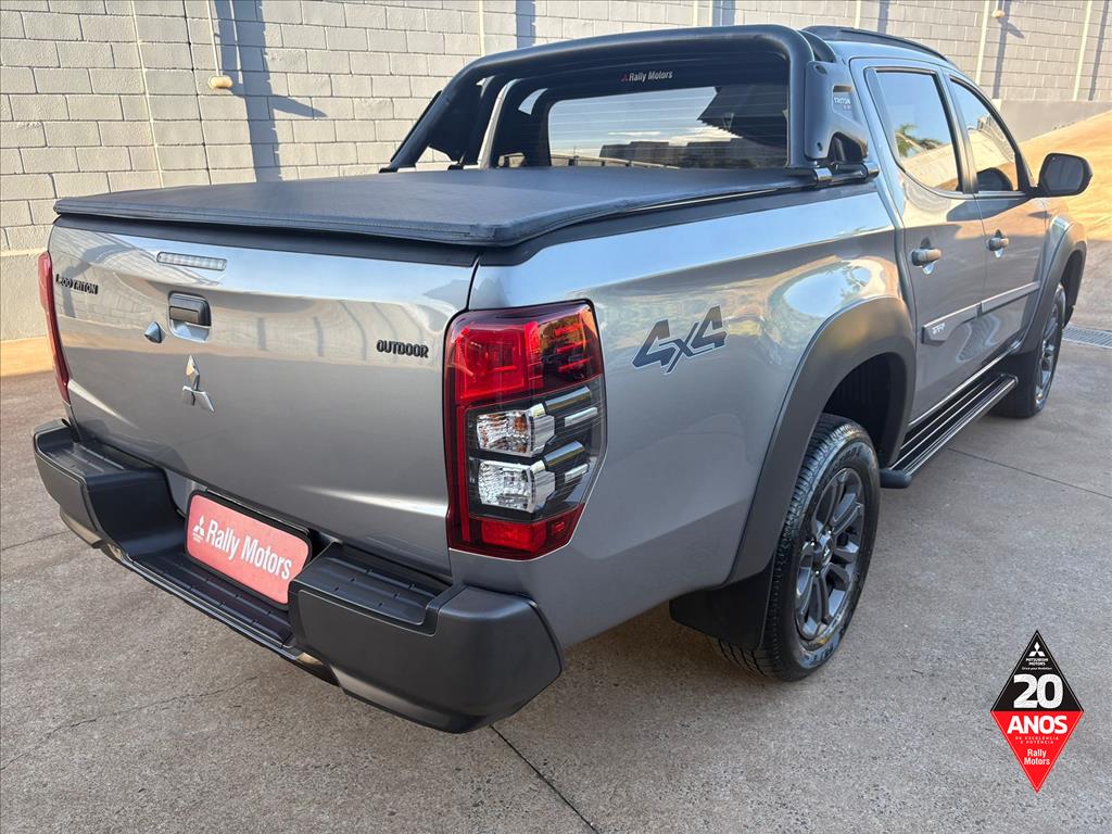 Mitsubishi-L200 TRITON-2.4 16V TURBO DIESEL OUTDOOR GLS CD 4X4 AUTOMÁTICO