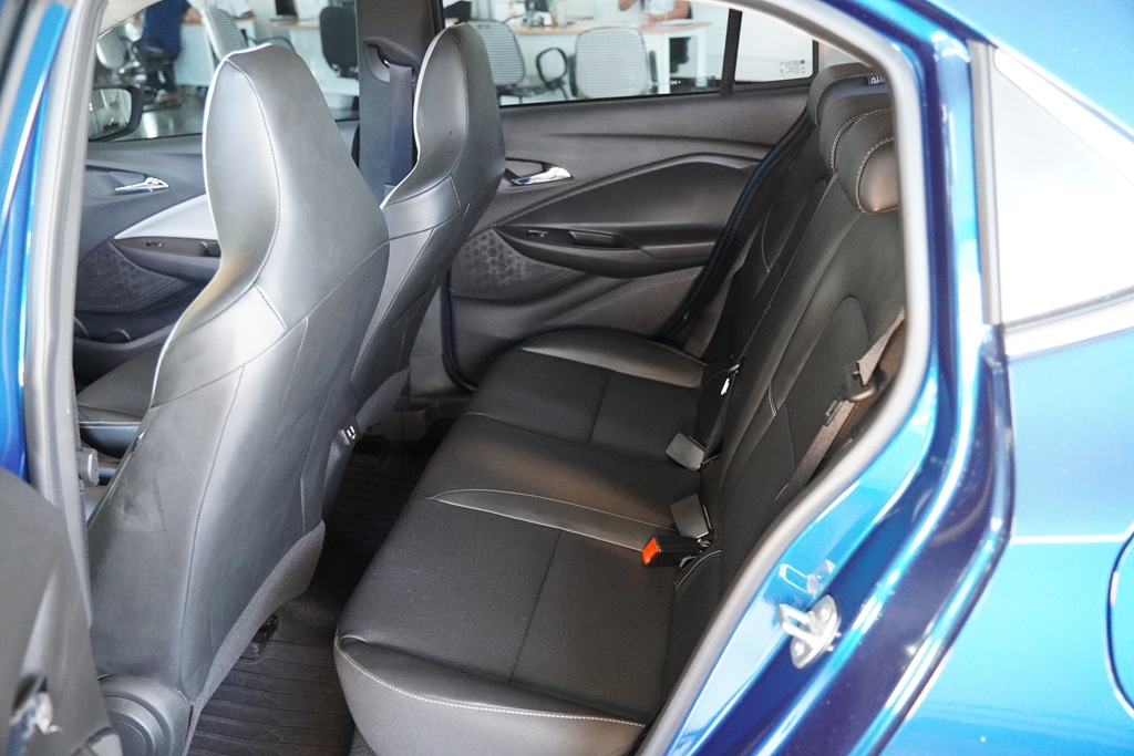 ONIX 1.0 TURBO FLEX PREMIER AUTOMÁTICO9