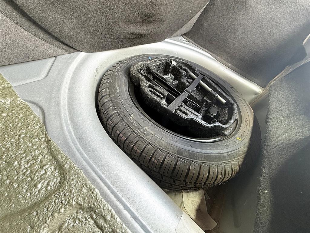 Volkswagen Fox - 1.6 MI 8V FLEX 4P MANUAL