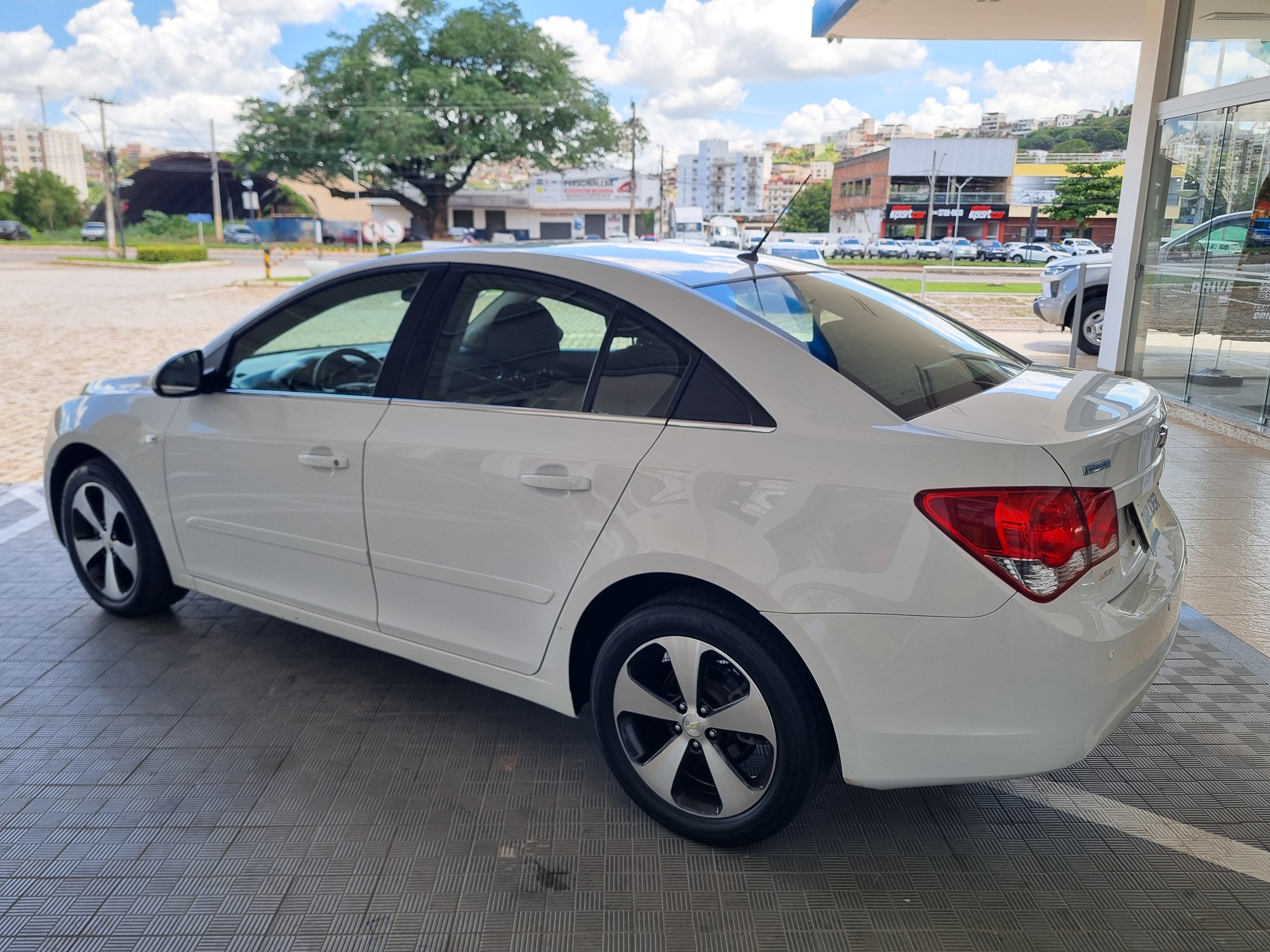 CRUZE 1.8 LT 16V FLEX 4P MANUAL1
