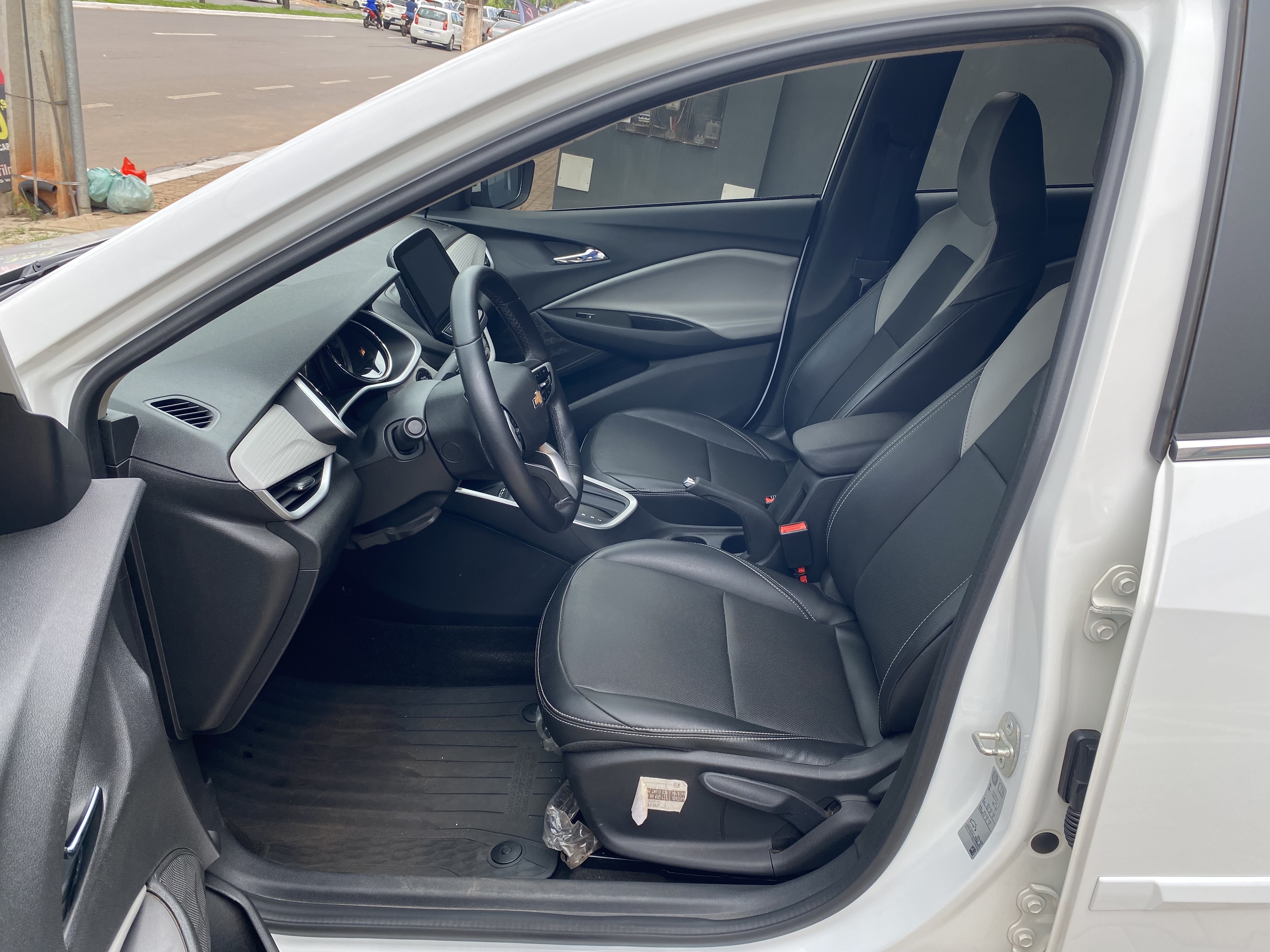 ONIX PLUS 1.0 TURBO FLEX PREMIER AUTOMÁTICO9