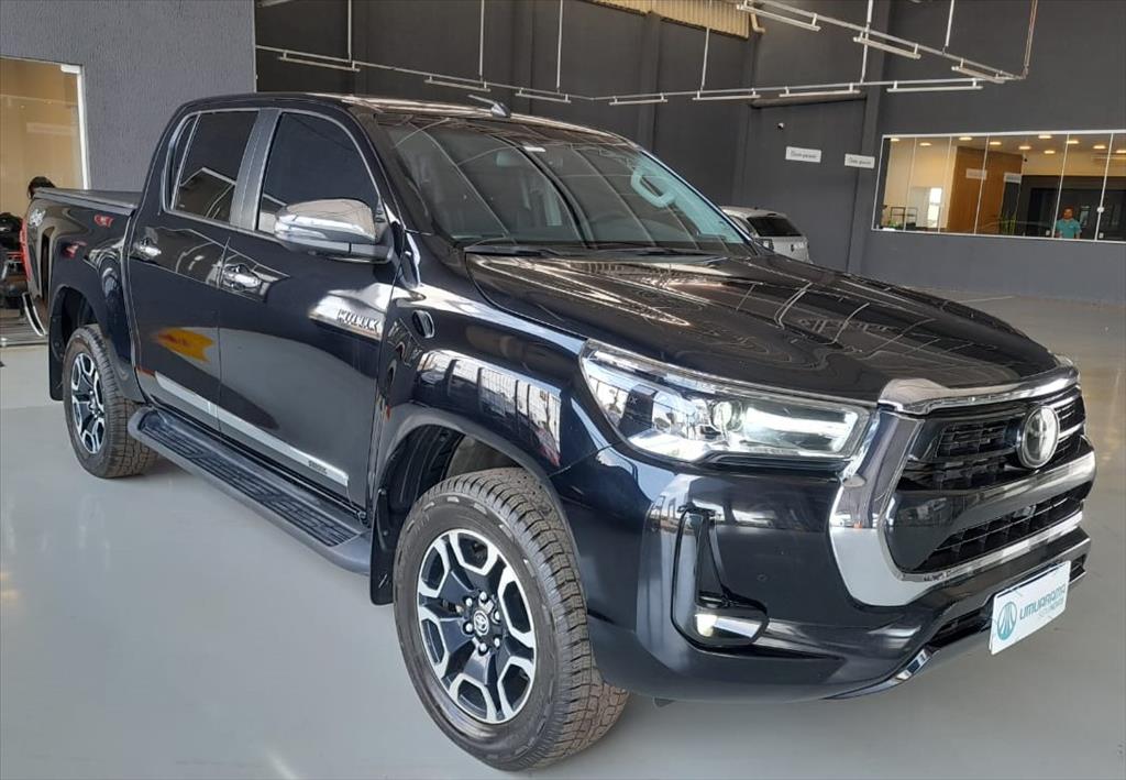 HILUX 2.8 D-4D TURBO DIESEL CD SRX 4X4 AUTOMÁTICO2