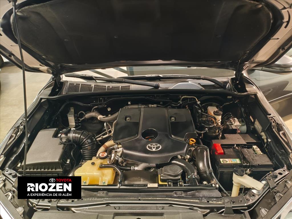 HILUX SW4 2.8 D-4D TURBO DIESEL SRX 7L 4X4 AUTOMÁTICO9