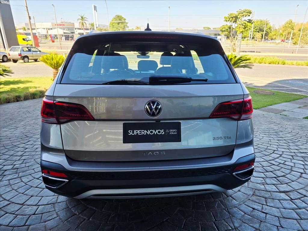 TAOS 1.4 250 TSI TOTAL FLEX HIGHLINE AUTOMÁTICO4