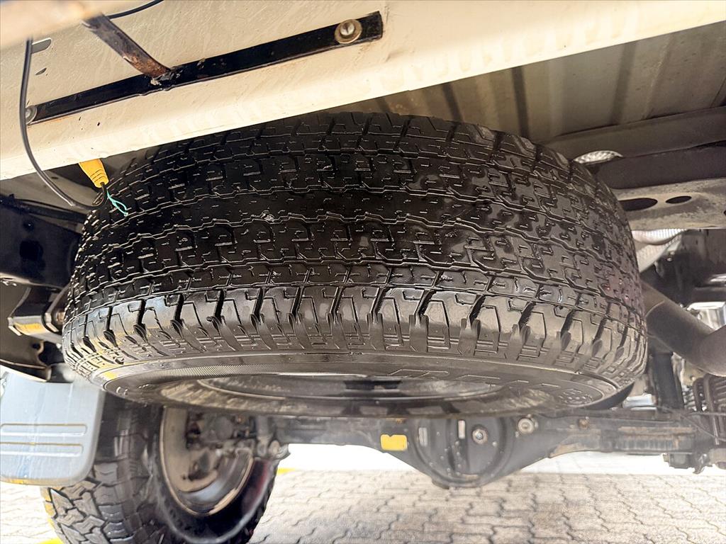 Toyota Hilux - 2.7 SR 4X2 CD 16V FLEX 4P AUTOMÁTICO