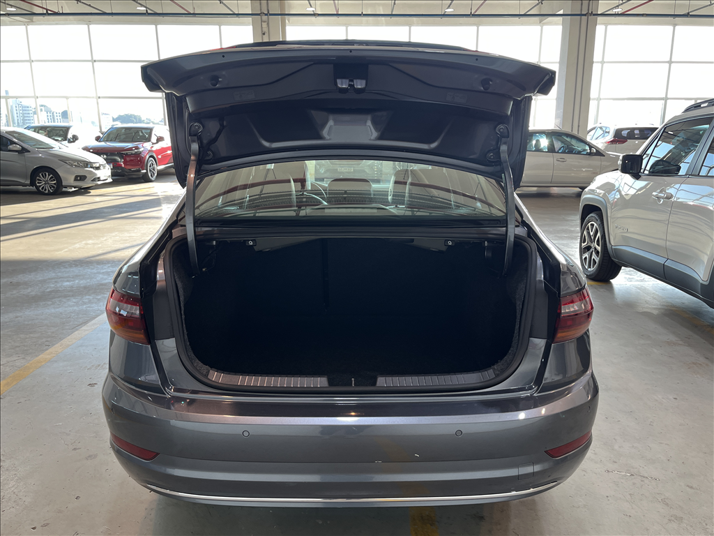 JETTA 1.4 250 TSI TOTAL FLEX COMFORTLINE TIPTRONIC15