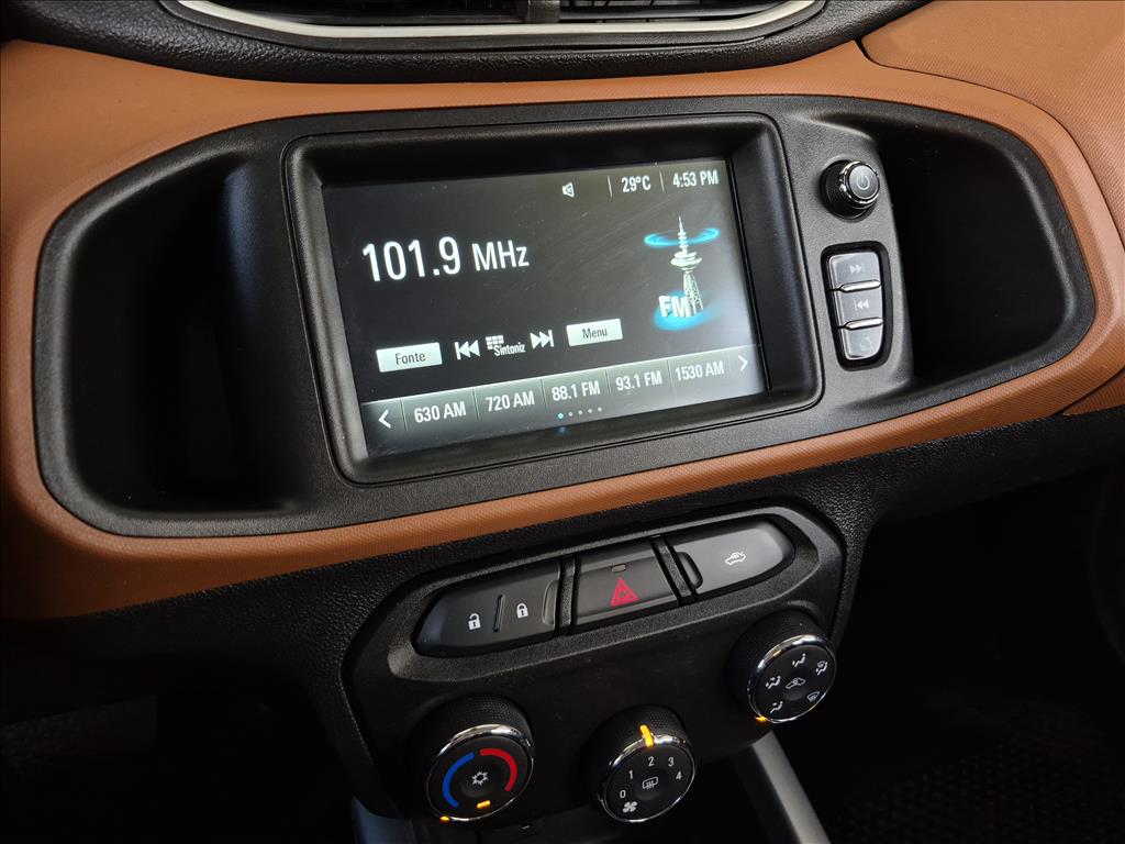 ONIX 1.4 MPFI ACTIV 8V FLEX 4P AUTOMÁTICO9