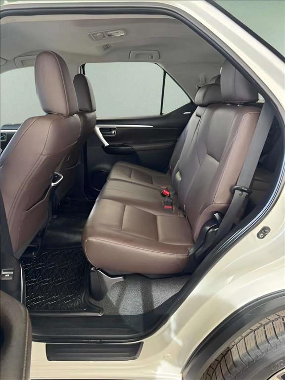 HILUX SW4 2.8 SRX 4X4 7 LUGARES 16V TURBO INTERCOOLER DIESEL 4P AUTOMÁTICO13