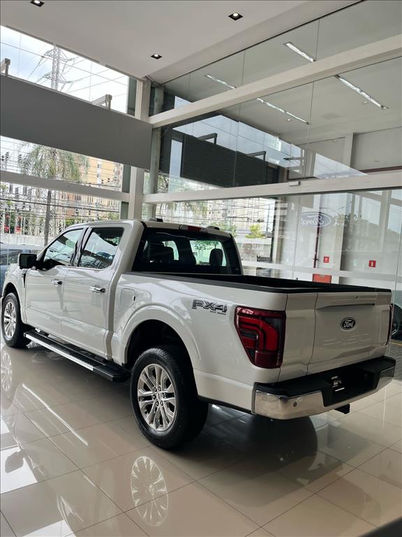 Ford-F-150-5.0 V8 GASOLINA CD LARIAT FX4 AUTOMÁTICO