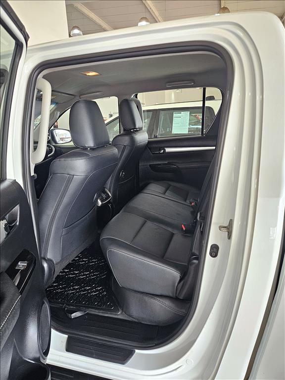 HILUX 2.8 D-4D TURBO DIESEL CD SRX 4X4 AUTOMÁTICO9