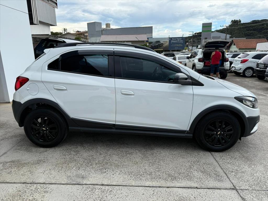 ONIX 1.4 MPFI ACTIV 8V FLEX 4P MANUAL5