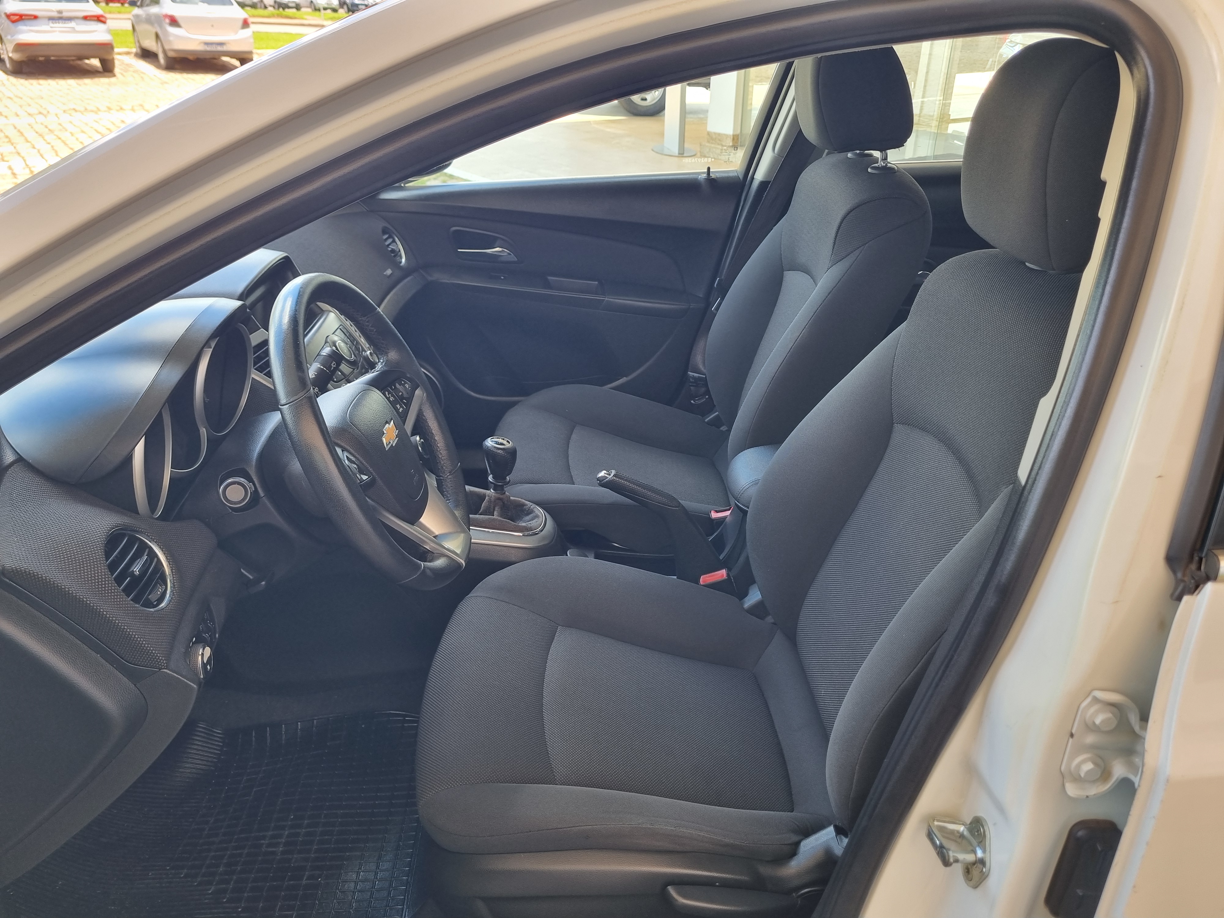 CRUZE 1.8 LT 16V FLEX 4P MANUAL6