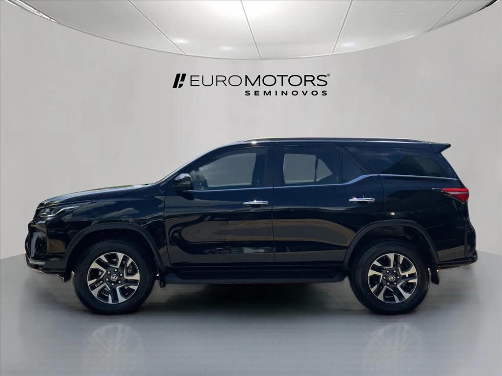 Toyota-HILUX SW4-2.8 D-4D TURBO DIESEL SRX PLATINUM 7L 4X4 AUTOMÁTICO