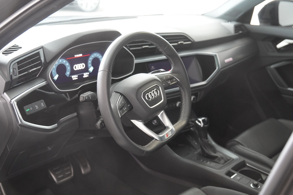 Q3 2.0 40 TFSI GASOLINA SPORTBACK PERFORMANCE BLACK PLUS QUATTRO TIPTRONIC10