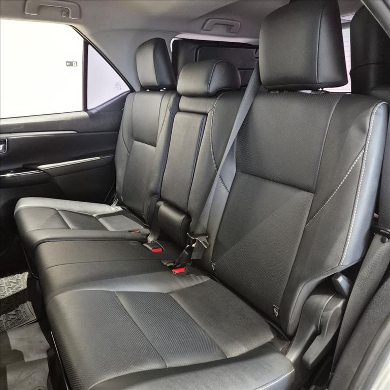 HILUX 2.8 D-4D TURBO DIESEL CD SRX 4X4 AUTOMÁTICO17