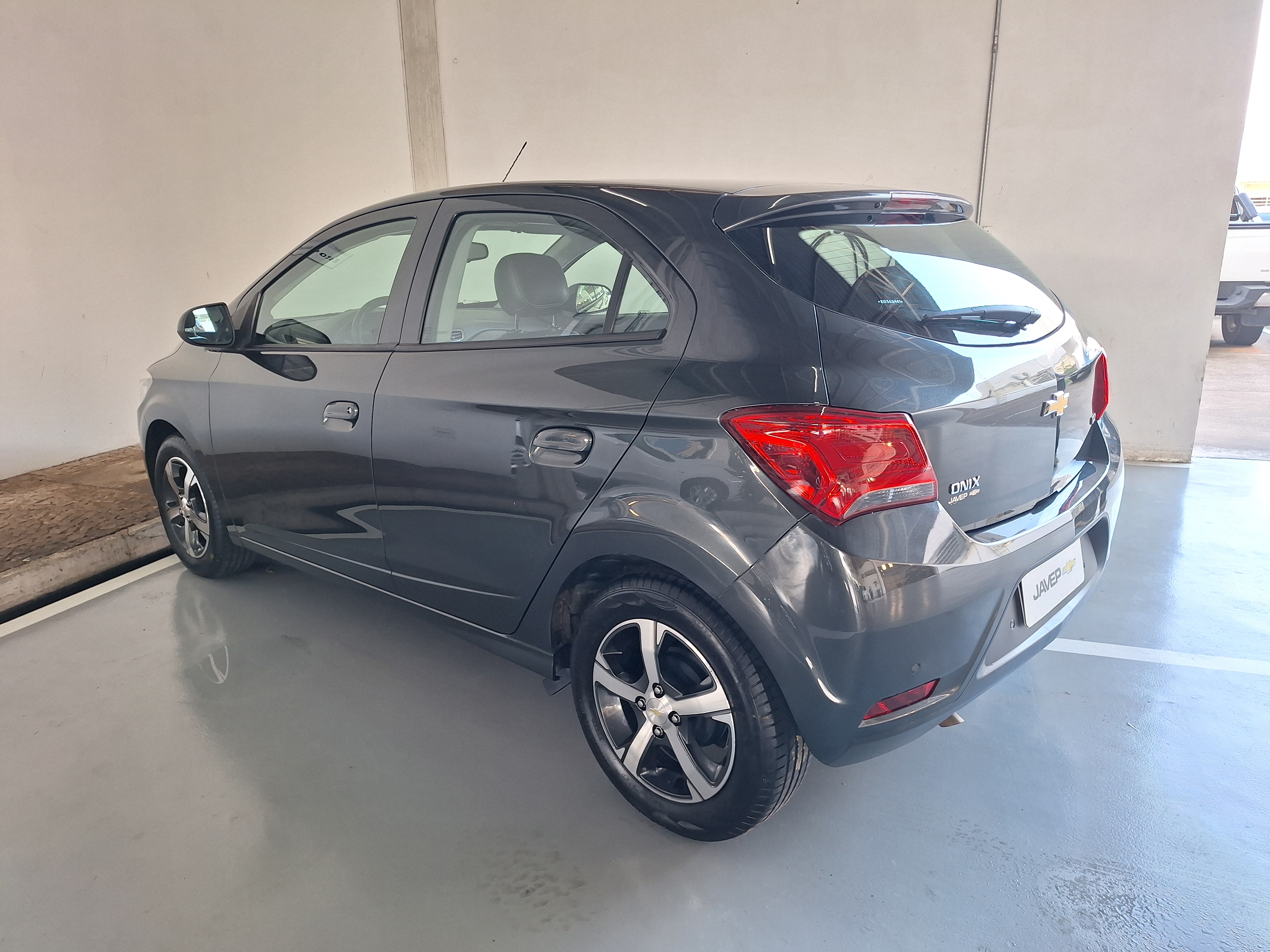 GM - Chevrolet-ONIX-1.4 MPFI LTZ 8V FLEX 4P AUTOMÁTICO