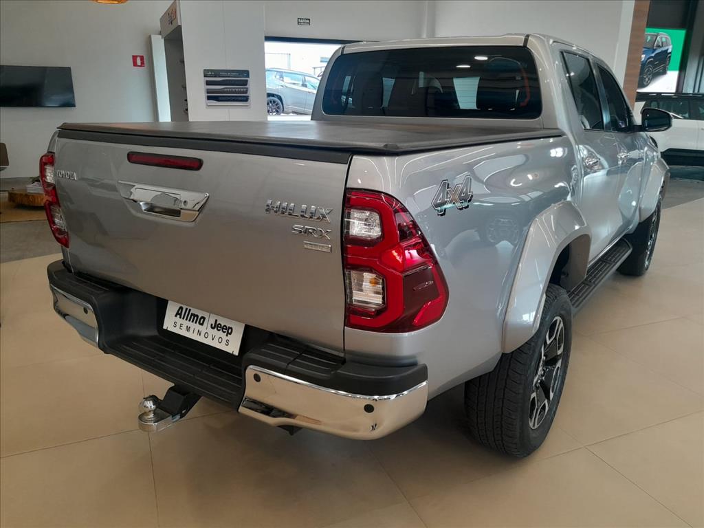 HILUX 2.8 D-4D TURBO DIESEL CD SRX PLUS 4X4 AUTOMÁTICO1