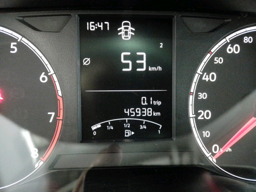 VW - Volkswagen-POLO-1.0 MPI TRACK MANUAL