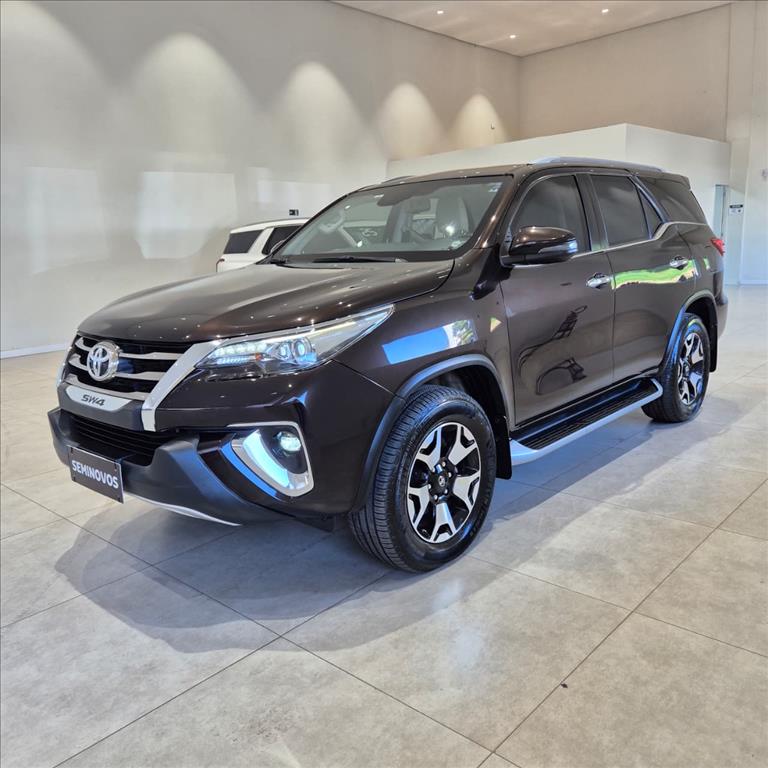 HILUX SW4 2.8 SRX DIAMOND 4X4 7 LUGARES 16V TURBO INTERCOOLER DIESEL 4P AUTOMÁTICO2