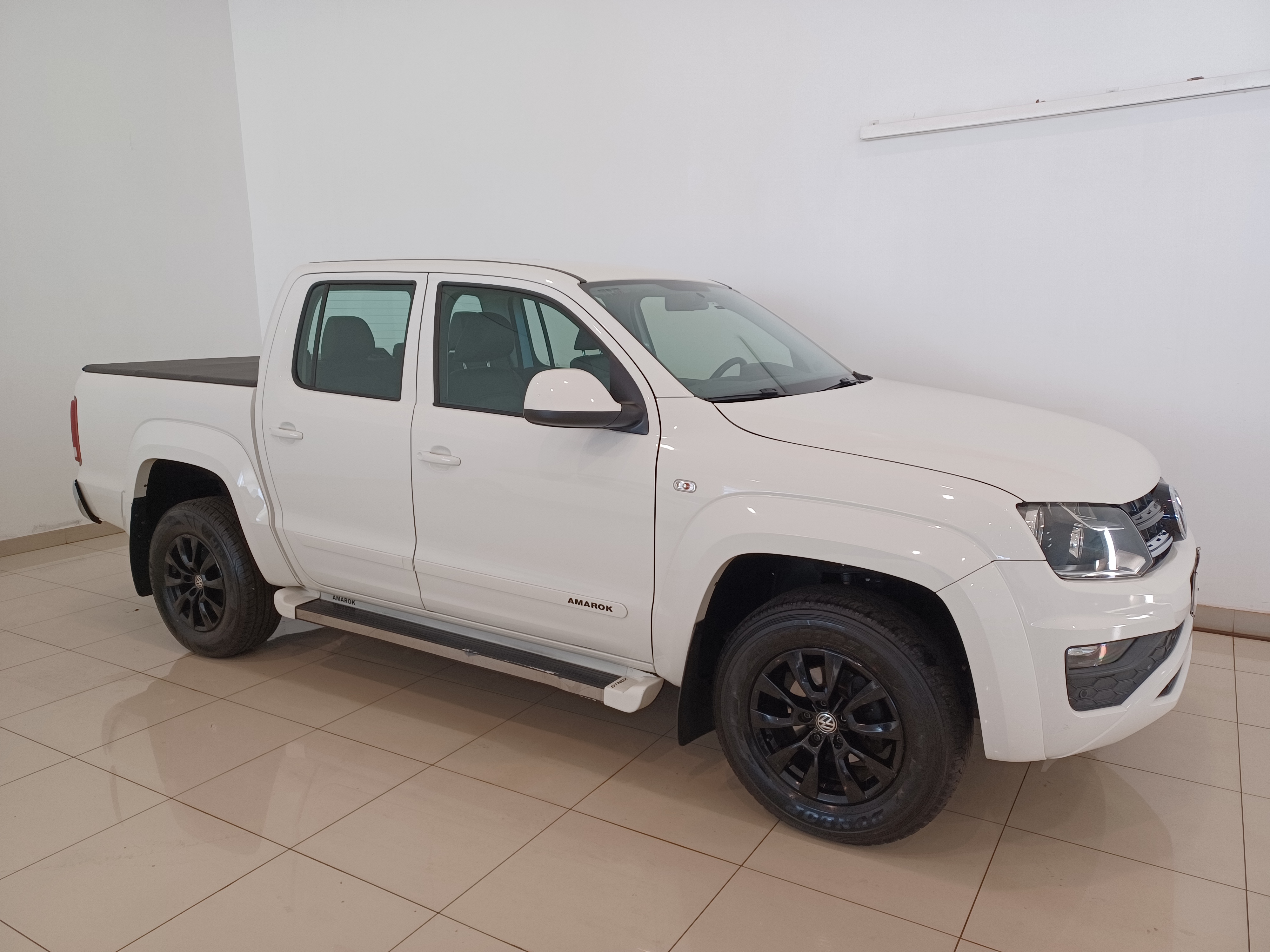 Volkswagen-AMAROK-2.0 COMFORTLINE 4X4 CD 16V TURBO INTERCOOLER DIESEL 4P AUTOMÁTICO