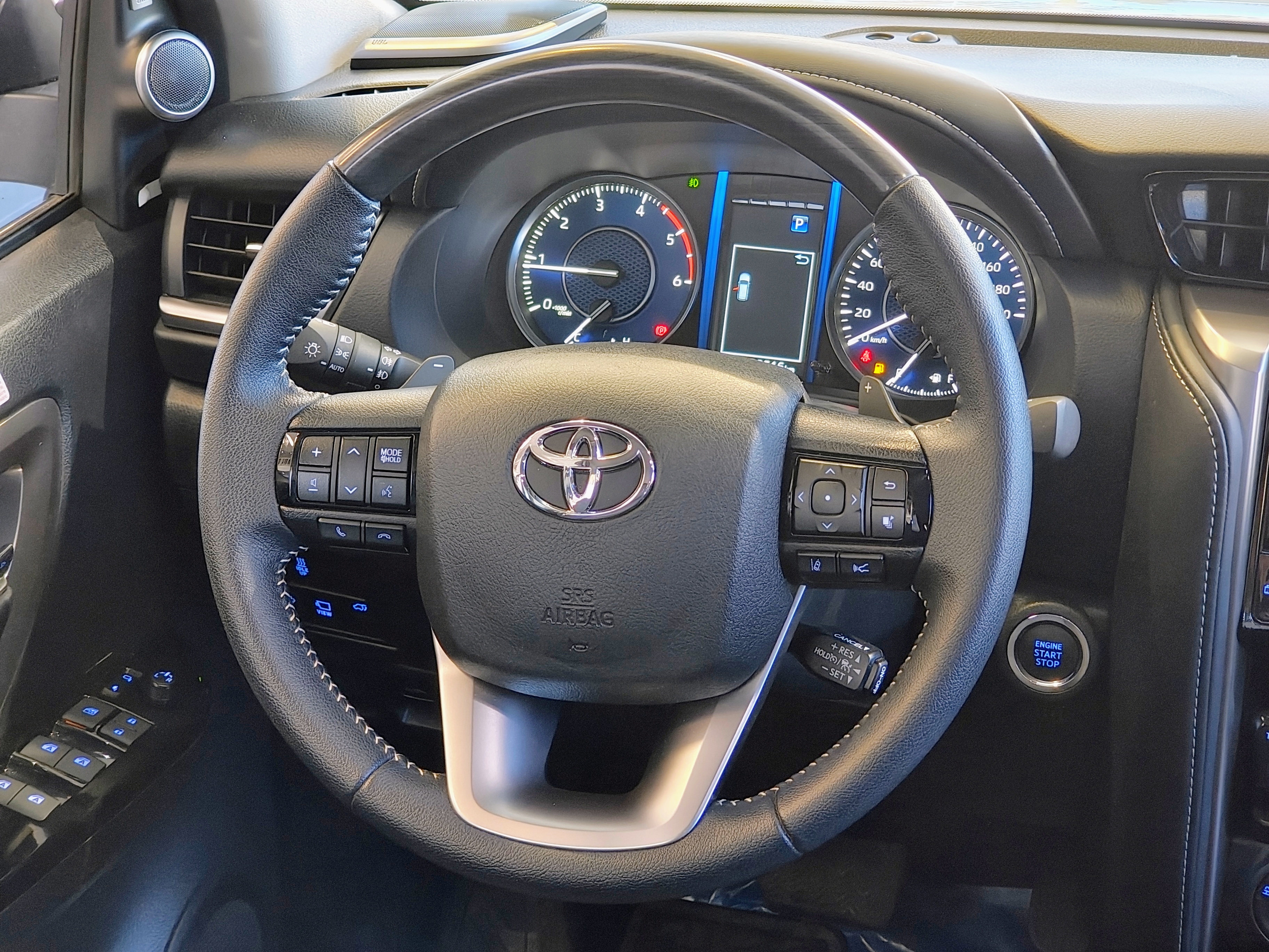 HILUX SW4 2.8 D-4D TURBO DIESEL SRX 7L 4X4 AUTOMÁTICO9