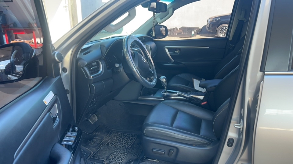 HILUX SW4 2.8 D-4D TURBO DIESEL SRX 7L 4X4 AUTOMÁTICO5
