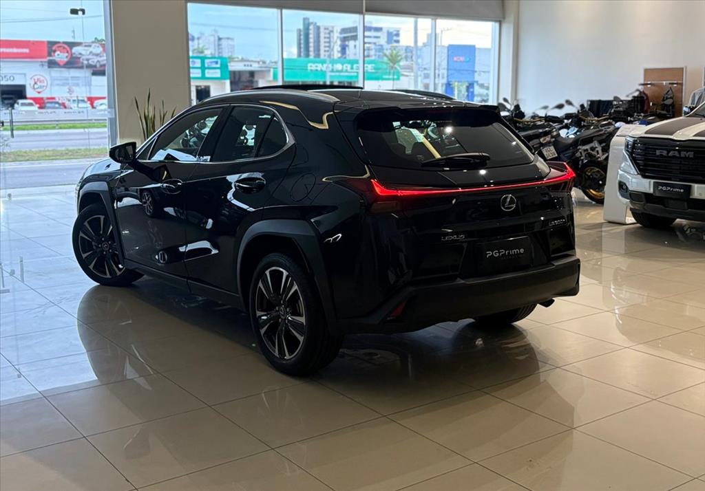 UX 300h 2.0 VVT-I HYBRID CVT9