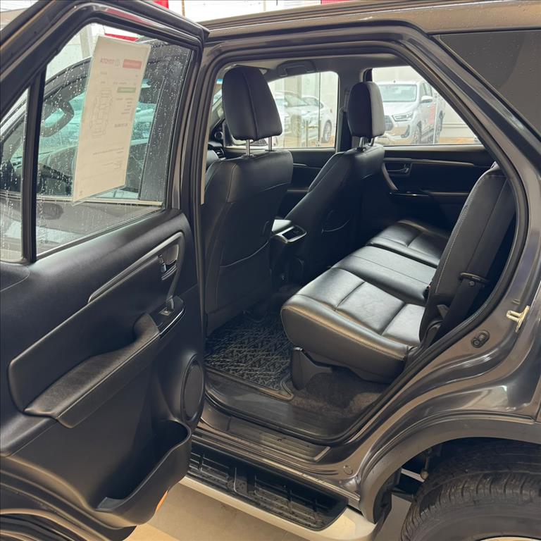 HILUX SW4 2.8 D-4D TURBO DIESEL SRX 4X4 AUTOMÁTICO11