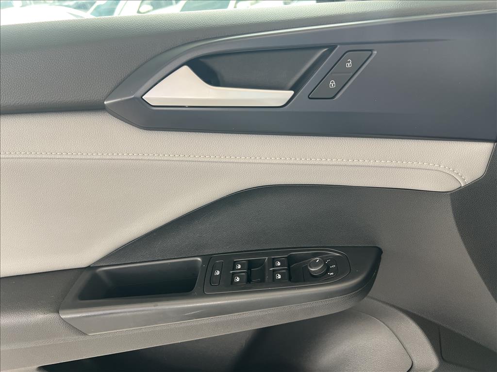 TAOS 1.4 250 TSI TOTAL FLEX COMFORTLINE AUTOMÁTICO17