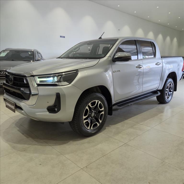 HILUX 2.8 D-4D TURBO DIESEL CD SRX 4X4 AUTOMÁTICO2
