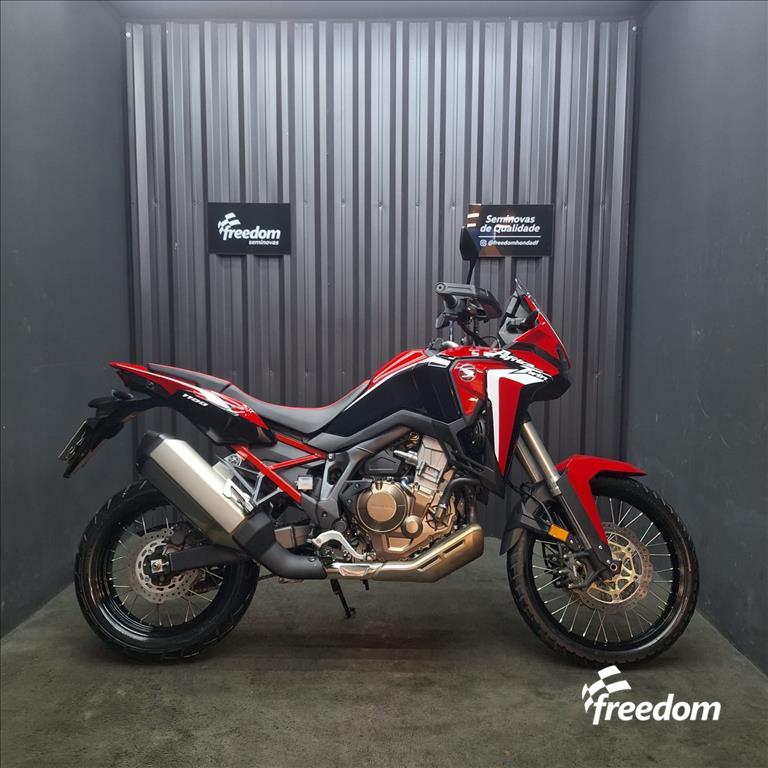 Moto HONDA do modelo CRF 1100L AFRICA TWIN 2021/2021