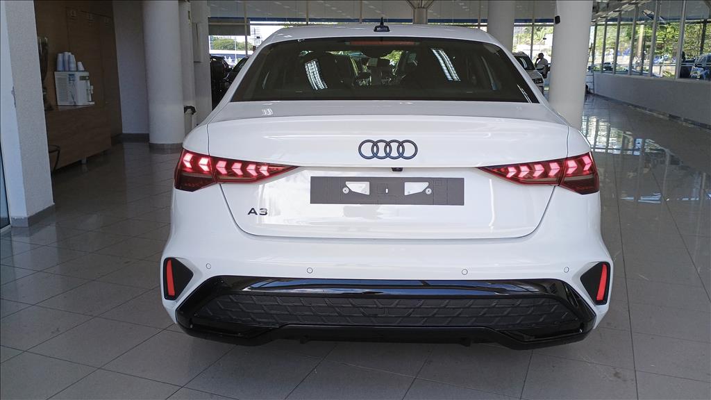 A3 2.0 40 TFSI GASOLINA SEDAN PERFORMANCE BLACK S-TRONIC4