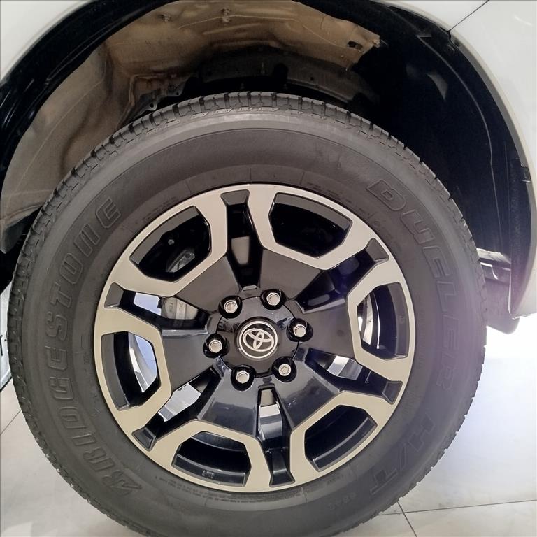 HILUX 2.8 D-4D TURBO DIESEL CD SRV 4X4 AUTOMÁTICO