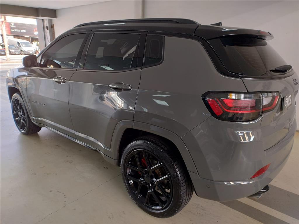 COMPASS 2.0 HURRICANE 4 TURBO GASOLINA BLACKHAWK AT95