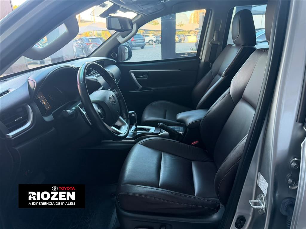 HILUX SW4 2.8 SRX 4X4 7 LUGARES 16V TURBO INTERCOOLER DIESEL 4P AUTOMÁTICO7