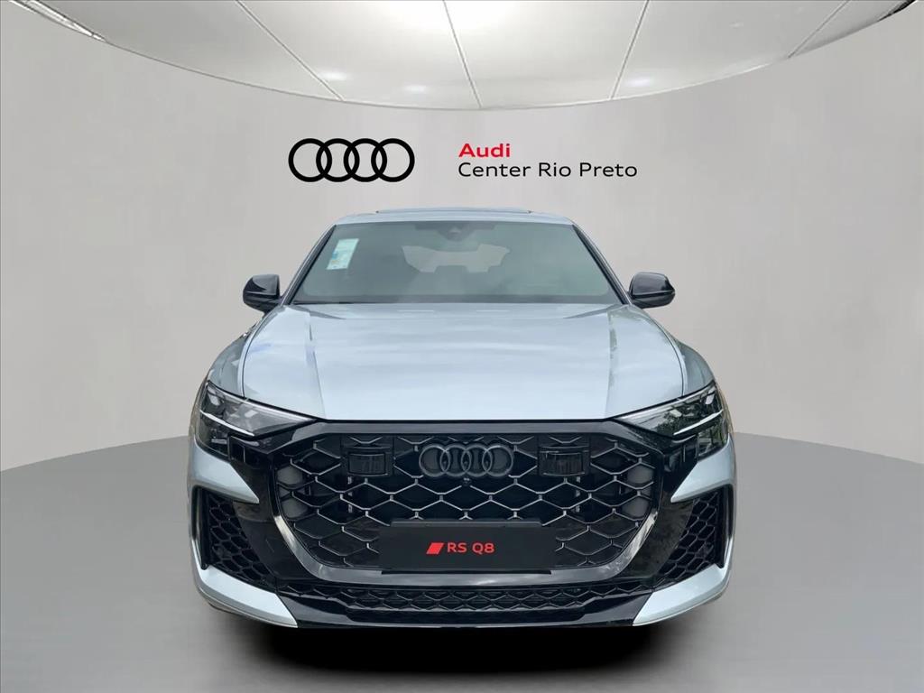 Audi-RS Q8-4.0 V8 TWINTURBO GASOLINA PERFORMANCE TIPTRONIC