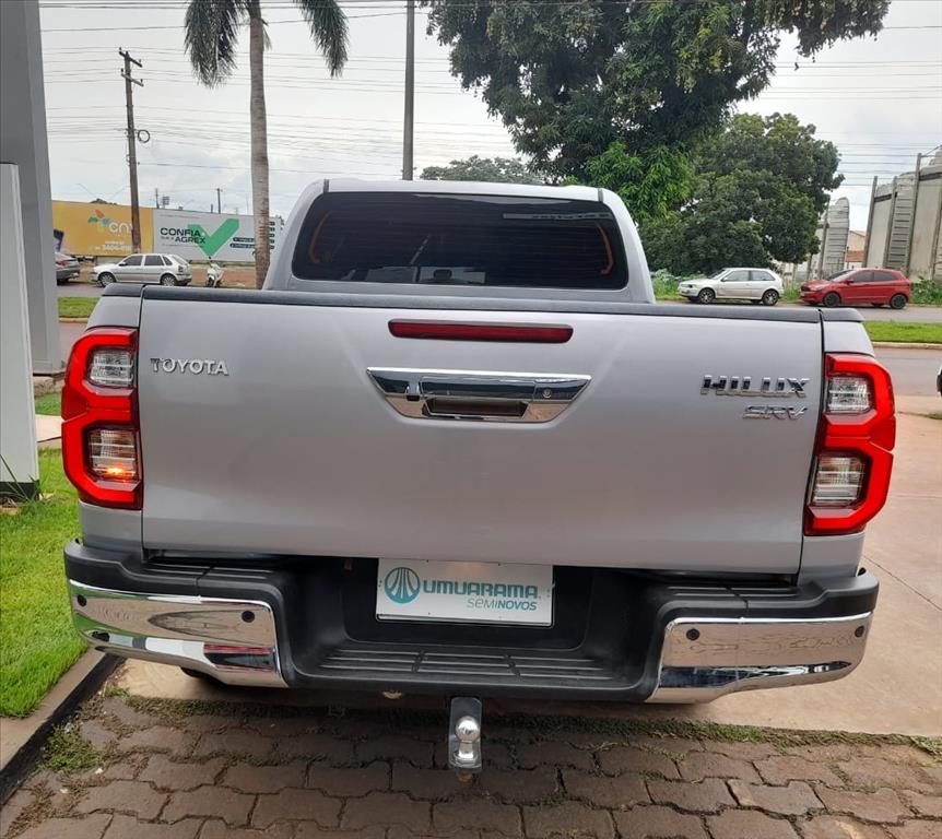 HILUX 2.8 D-4D TURBO DIESEL CD SRV 4X4 AUTOMÁTICO4