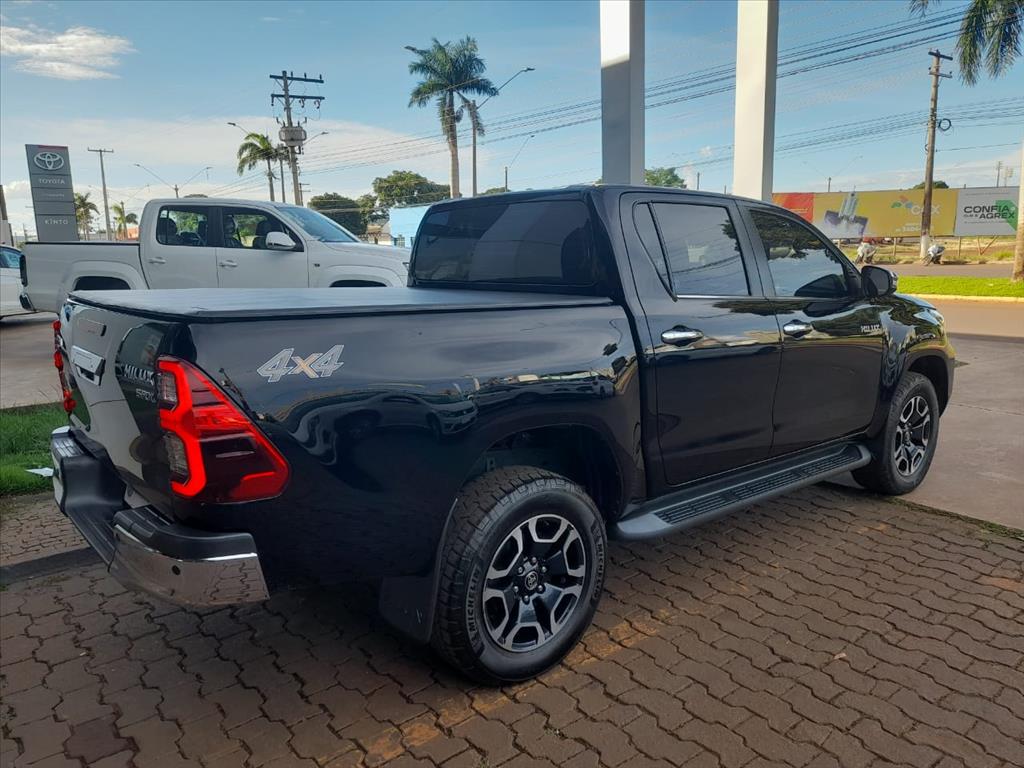 HILUX 2.8 D-4D TURBO DIESEL CD SRX 4X4 AUTOMÁTICO3