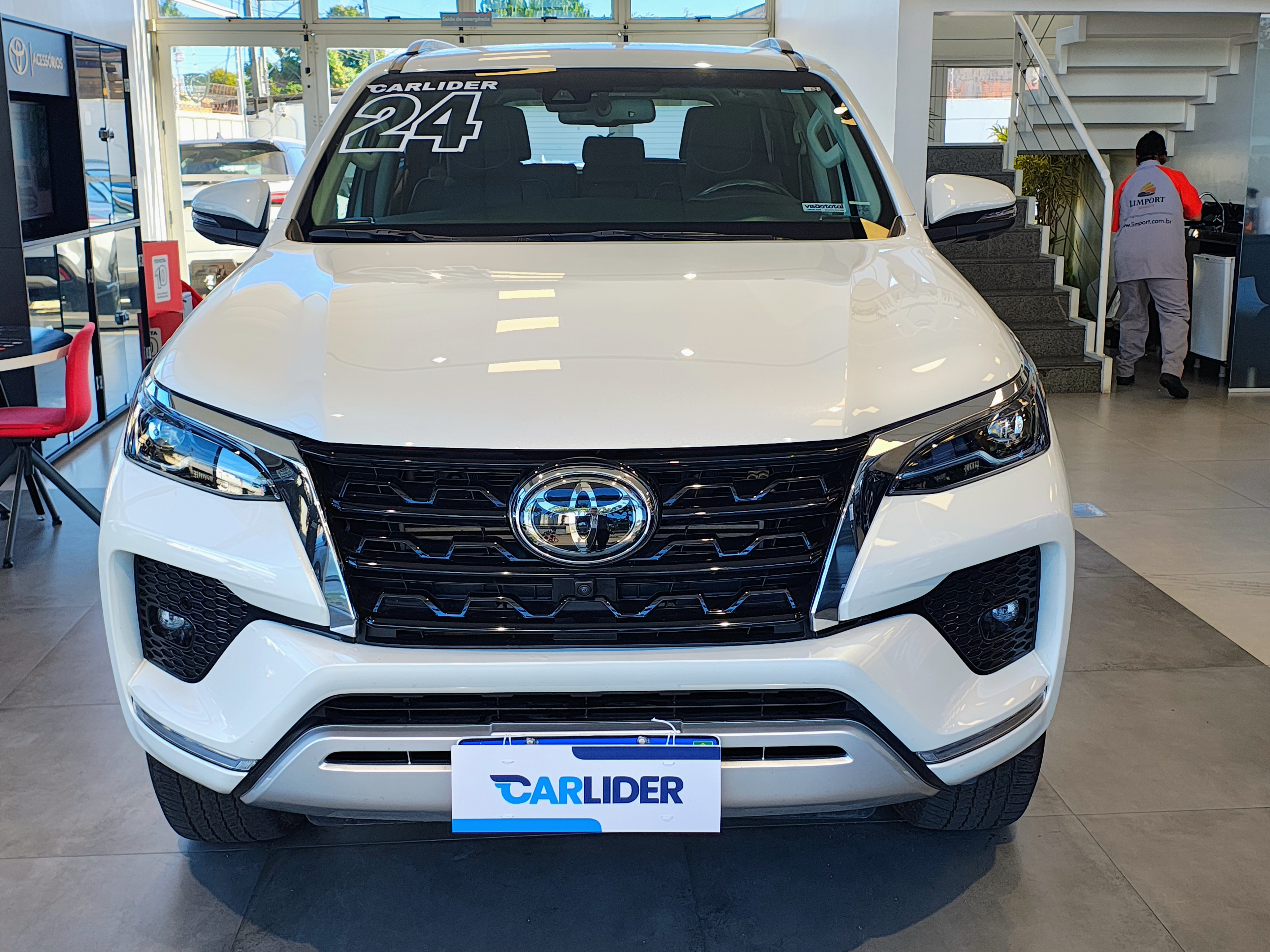 HILUX SW4 2.8 D-4D TURBO DIESEL SRX 7L 4X4 AUTOMÁTICO