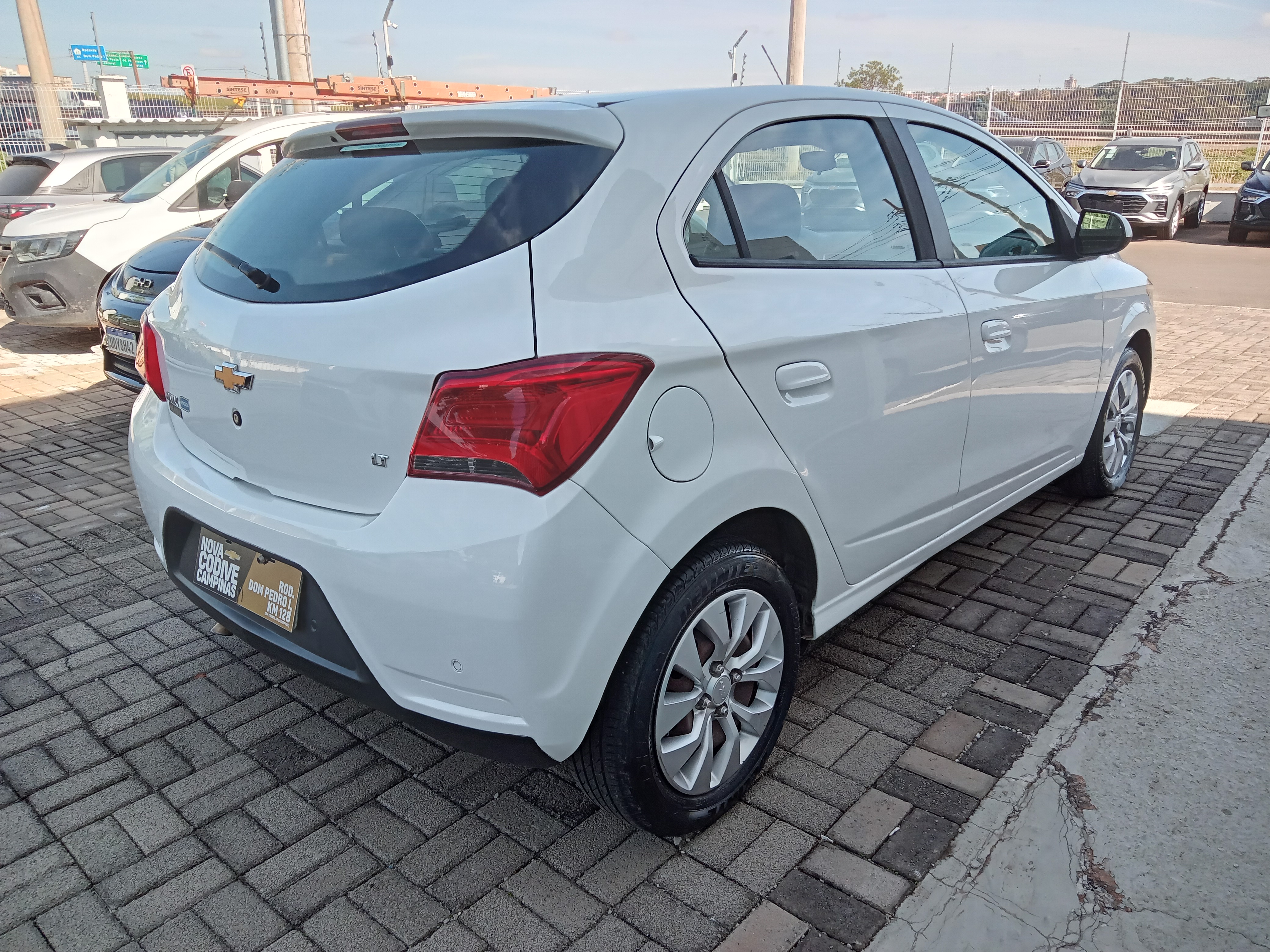 ONIX 1.4 MPFI LT 8V FLEX 4P AUTOMÁTICO3
