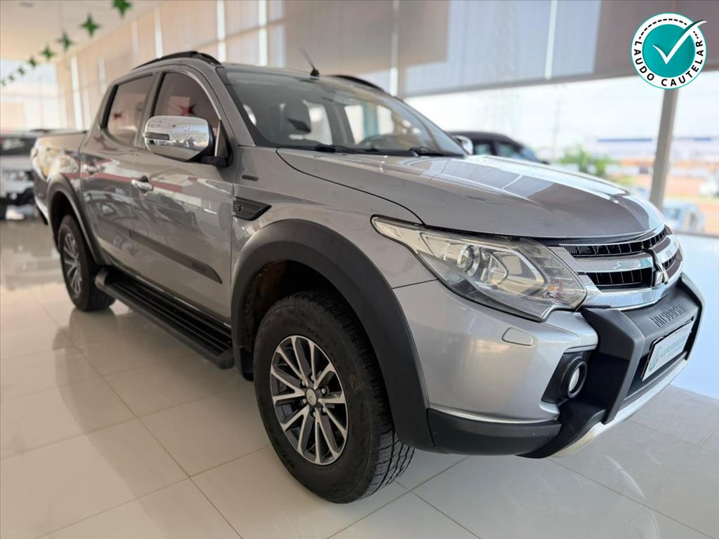 L200 TRITON 2.4 16V TURBO DIESEL OUTDOOR HPE-S CD 4X4 AUTOMÁTICO2
