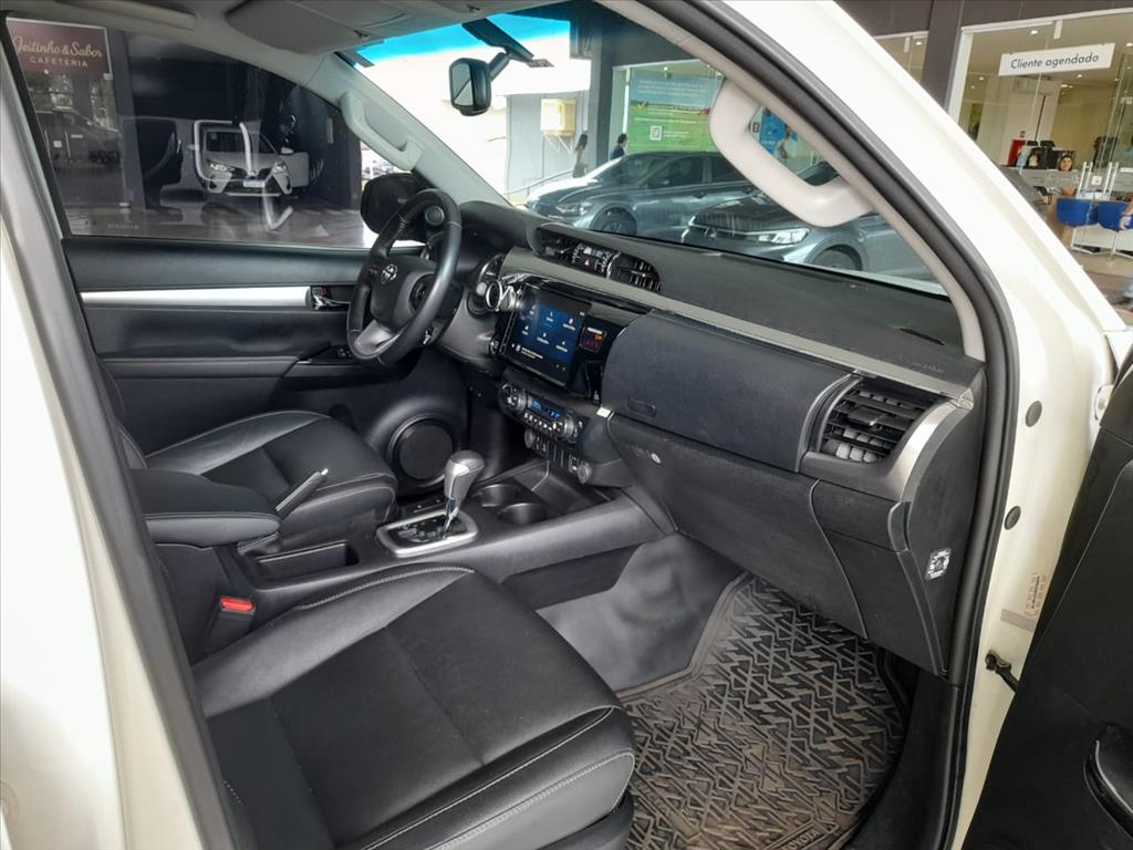 HILUX 2.8 D-4D TURBO DIESEL CD SRV 4X4 AUTOMÁTICO11